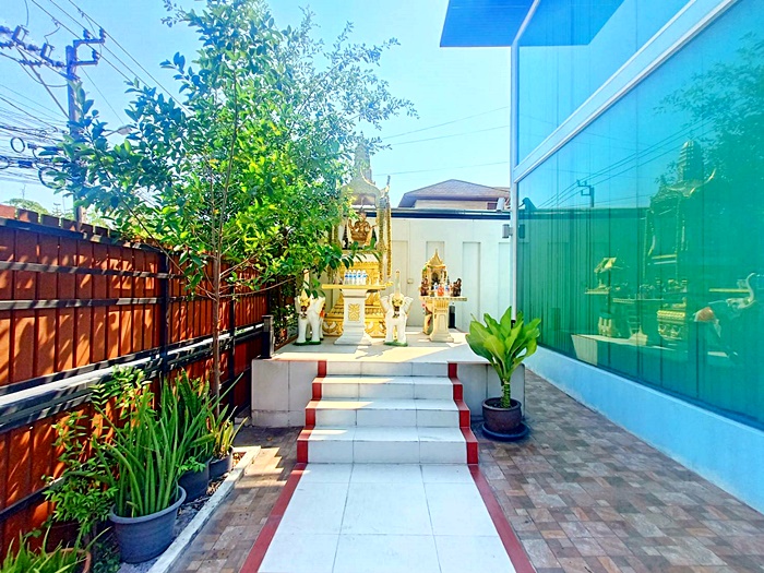 ให้เช่า ออฟฟิศ อาคารสำนักงาน ย่านใจกลางเมืองลาดพร้าว87 พื้นที่ 101ตร.ว.  จดบริษัทได้